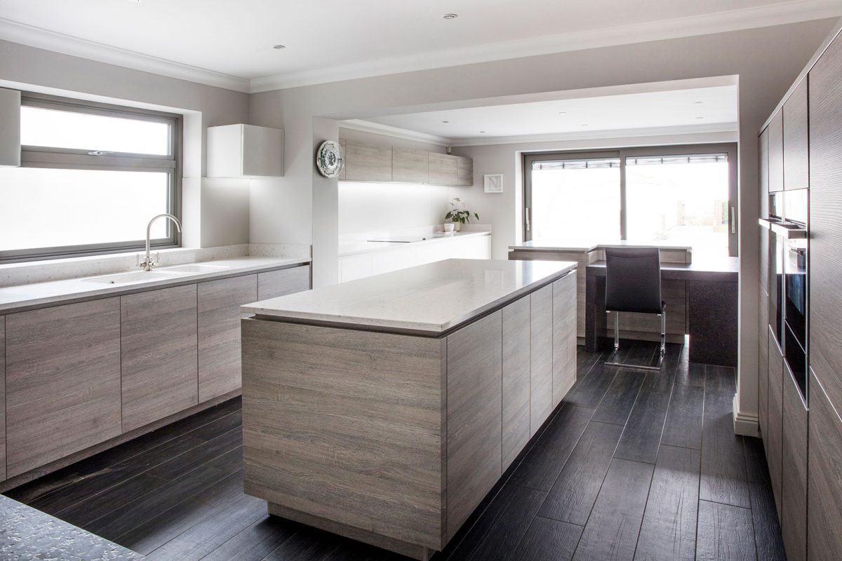 Luxury Wood Handleless Kitchen