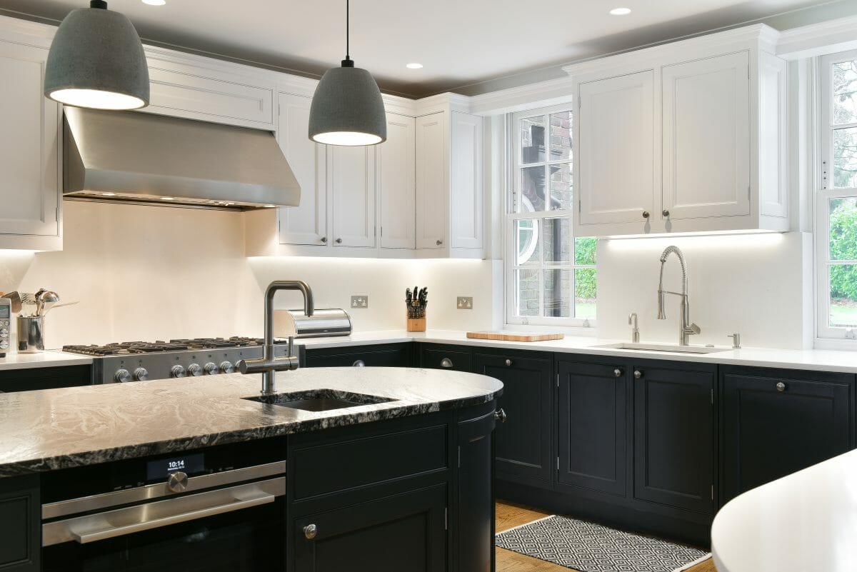 Dark In-Frame Shaker Kitchen Units