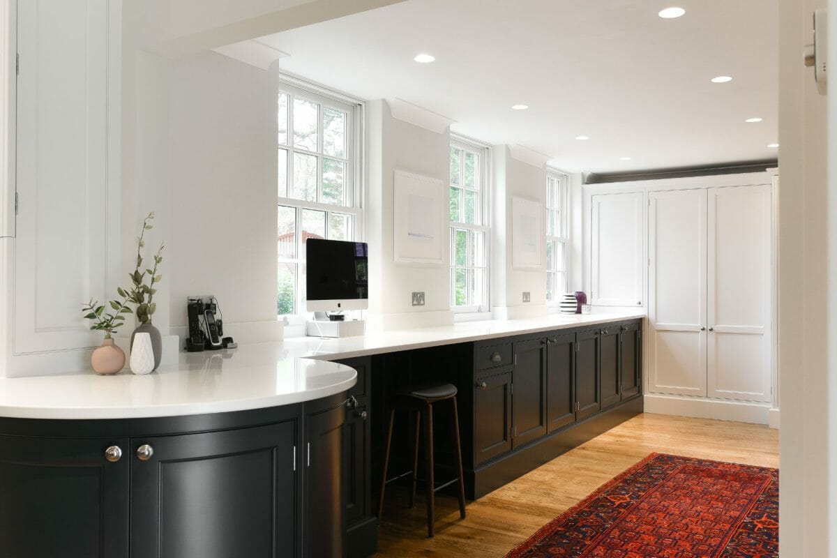 Ashley Jay Dark Shaker Kitchen (4) Curved Shaker cabinet