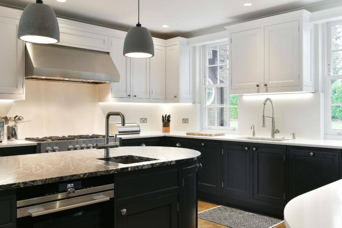 Ashley Jay Dark Shaker Kitchen (7) Dark Shaker Kitchen Island with Tap